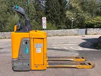 Carretilla elevadora segunda mano JUNGHEINRICH ERE 125 ELEKTRO NIEDERHUBWAGENFAHRERSTAND (13062594)