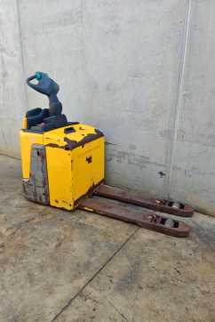 Carretilla elevadora segunda mano JUNGHEINRICH ERE 125 ELEKTRO NIEDERHUBWAGENSEMIELEKTRISCH (13039108)