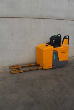 Carretilla elevadora segunda mano JUNGHEINRICH ERE 225 ELEKTRO NIEDERHUBWAGENSEMIELEKTRISCH (13039101)
