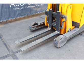 Carretilla elevadora segunda mano JUNGHEINRICH ETV 114 ELEKTRO SCHUBMASTSTAPLER (13062950)