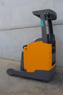 Carretilla elevadora segunda mano JUNGHEINRICH ETV 214 992 DZ ELEKTRO SCHUBMASTSTAPLER (13014511)