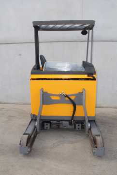 Carretilla elevadora segunda mano JUNGHEINRICH ETV 214 992 DZ ELEKTRO SCHUBMASTSTAPLER (13014511)