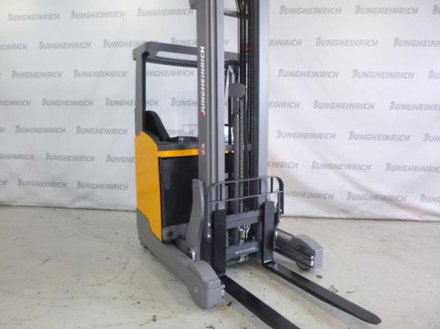Carretilla elevadora segunda mano JUNGHEINRICH ETV 214 DL GE 115-680 DZ ELEKTRO SCHUBMASTSTAPLER (13066174)