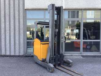 Carretilla elevadora segunda mano JUNGHEINRICH ETV 214 ELEKTRO SCHUBMASTSTAPLER (13064996)