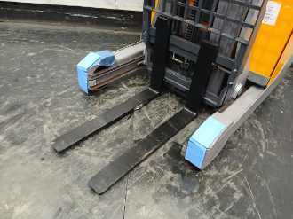 Carretilla elevadora segunda mano JUNGHEINRICH ETV 214 LI MP E GE 100 710 DZ ELEKTRO SCHUBMASTSTAPLER (13065013)