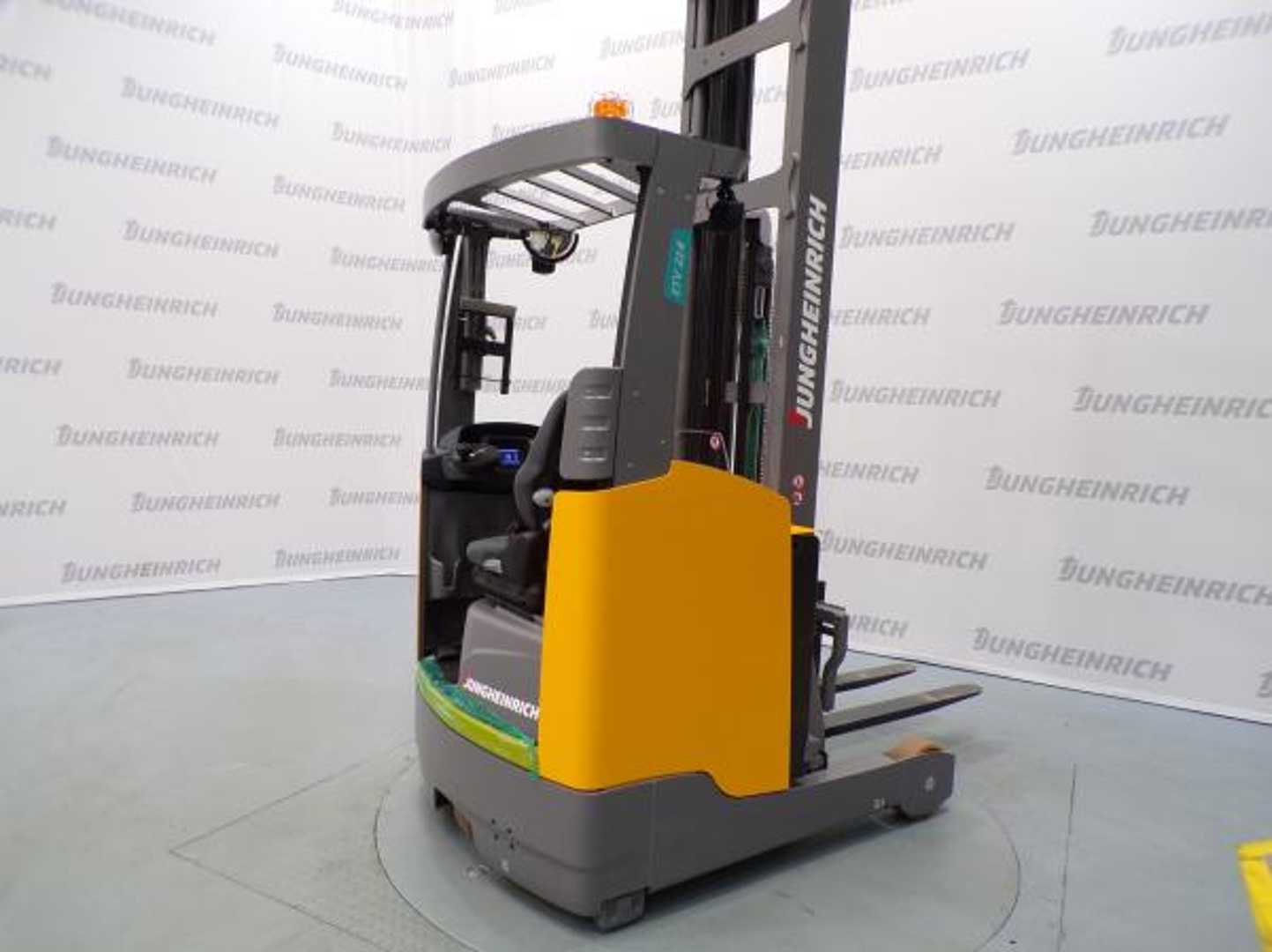 Carretilla elevadora segunda mano JUNGHEINRICH ETV 214 SP GE 115-902 DZ ELEKTRO SCHUBMASTSTAPLER (13041528)