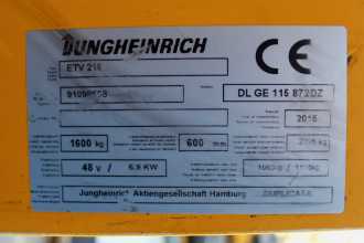 Carretilla elevadora segunda mano JUNGHEINRICH ETV 216 872 DZ ELEKTRO SCHUBMASTSTAPLER (13012472)