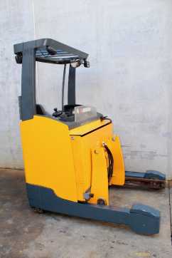 Carretilla elevadora segunda mano JUNGHEINRICH ETV 216 872 DZ ELEKTRO SCHUBMASTSTAPLER (13012472)