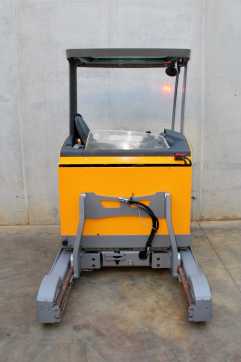 Carretilla elevadora segunda mano JUNGHEINRICH ETV 216 941 DZ ELEKTRO SCHUBMASTSTAPLER (13034335)