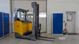 Carretilla elevadora segunda mano JUNGHEINRICH ETV 216 E GE 115 620 DZ ELEKTRO SCHUBMASTSTAPLER (13066543) backdrop