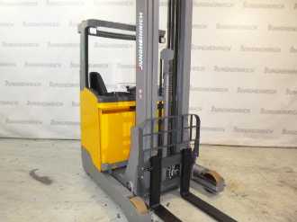 Carretilla elevadora segunda mano JUNGHEINRICH ETV 216 LI MP L GE 115 710 DZ ELEKTRO SCHUBMASTSTAPLER (13069937) backdrop