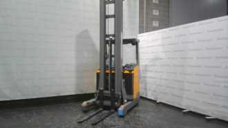 Carretilla elevadora segunda mano JUNGHEINRICH ETV 216 MP DL GNE 115 941 DZ ELEKTRO SCHUBMASTSTAPLER (13014544) backdrop