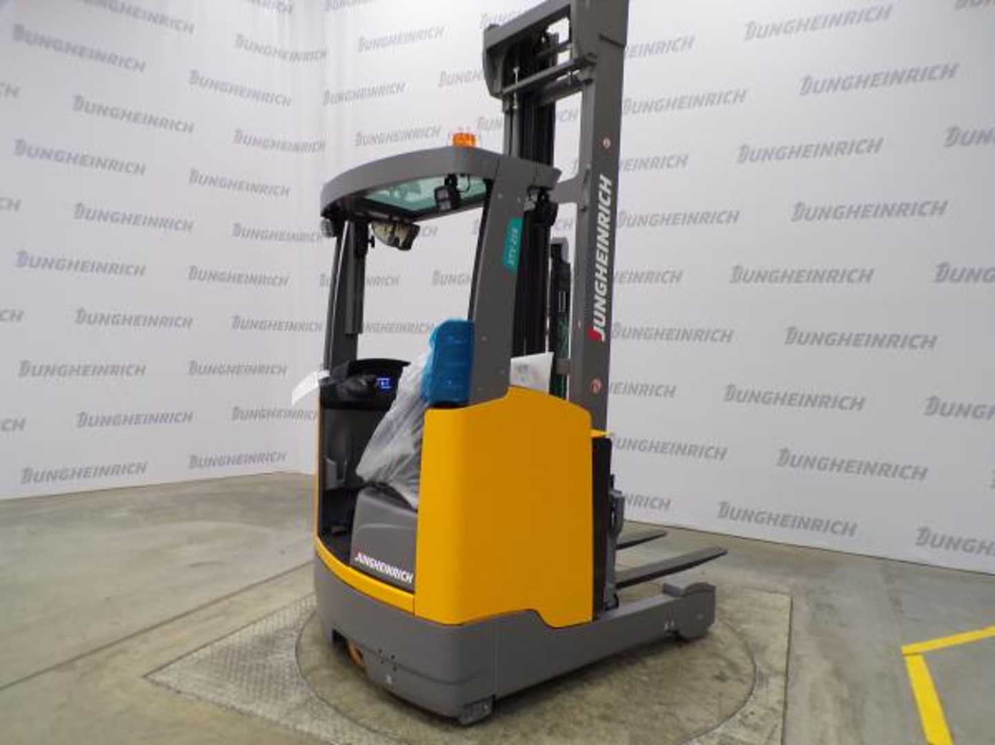 Carretilla elevadora segunda mano JUNGHEINRICH ETV 216 SP GE 115-800 DZ ELEKTRO SCHUBMASTSTAPLER (12940385)