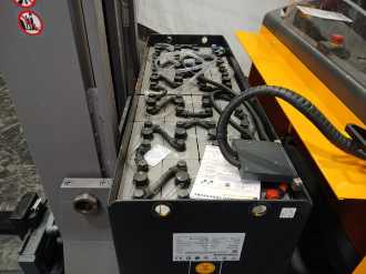 Carretilla elevadora segunda mano JUNGHEINRICH ETV 320 MP DL GNE 115 1070 DZ ELEKTRO SCHUBMASTSTAPLER (13054432)
