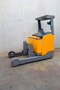 Carretilla elevadora segunda mano JUNGHEINRICH ETV 335 860 DZ ELEKTRO SCHUBMASTSTAPLER (13034334)