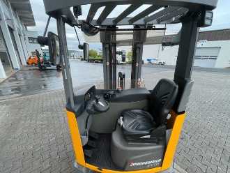 Carretilla elevadora segunda mano JUNGHEINRICH ETV C16 / Triplex 5.72m / SS / nur 929h / 2016 DIESEL SCHUBMASTSTAPLER (13067425)