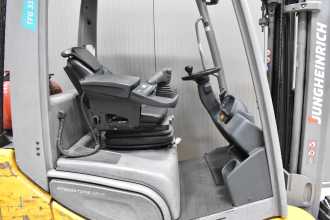 Carretilla elevadora segunda mano JUNGHEINRICH TFG 316 s /58964/ GAS VIERRADFRONTSTAPLER (13070621)