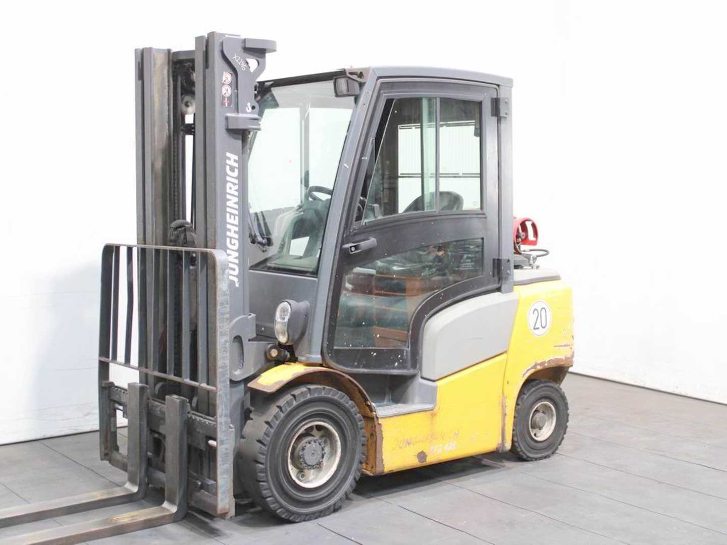 Carretilla elevadora segunda mano JUNGHEINRICH TFG 425 GE120-470DZ GAS VIERRADFRONTSTAPLER (12945481)
