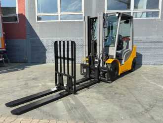 Carretilla elevadora segunda mano JUNGHEINRICH TFG 425s Baujahr 2019/ Triplexmast Schubgabel GAS VIERRADFRONTSTAPLER (13030619) backdrop