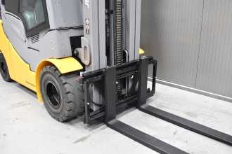 Carretilla elevadora segunda mano JUNGHEINRICH TFG 435 s /58710/ GAS VIERRADFRONTSTAPLER (13065567)