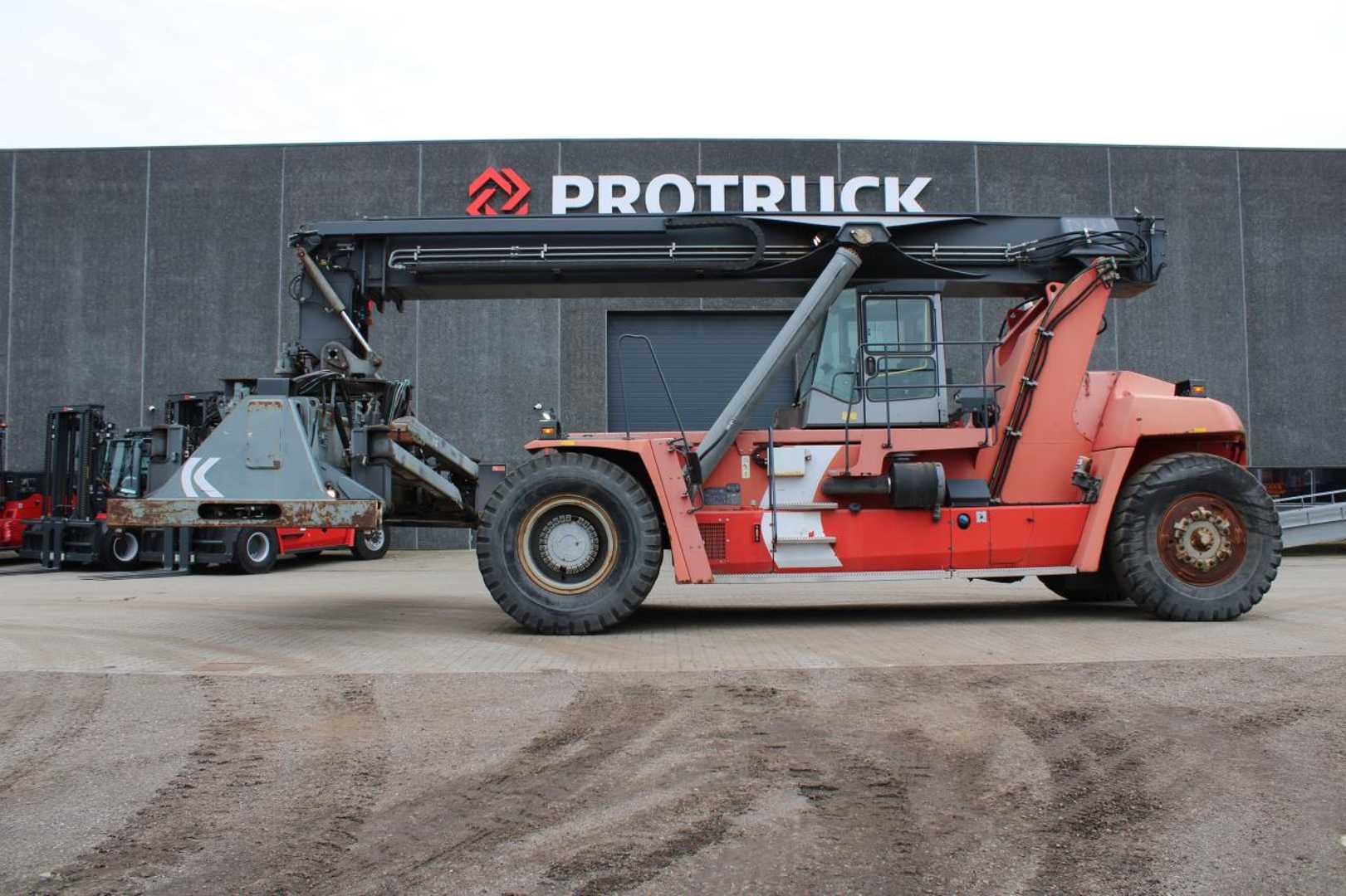 Carretilla elevadora segunda mano KALMAR DRF450-65C5X DIESEL REACHSTACKER (12958852)