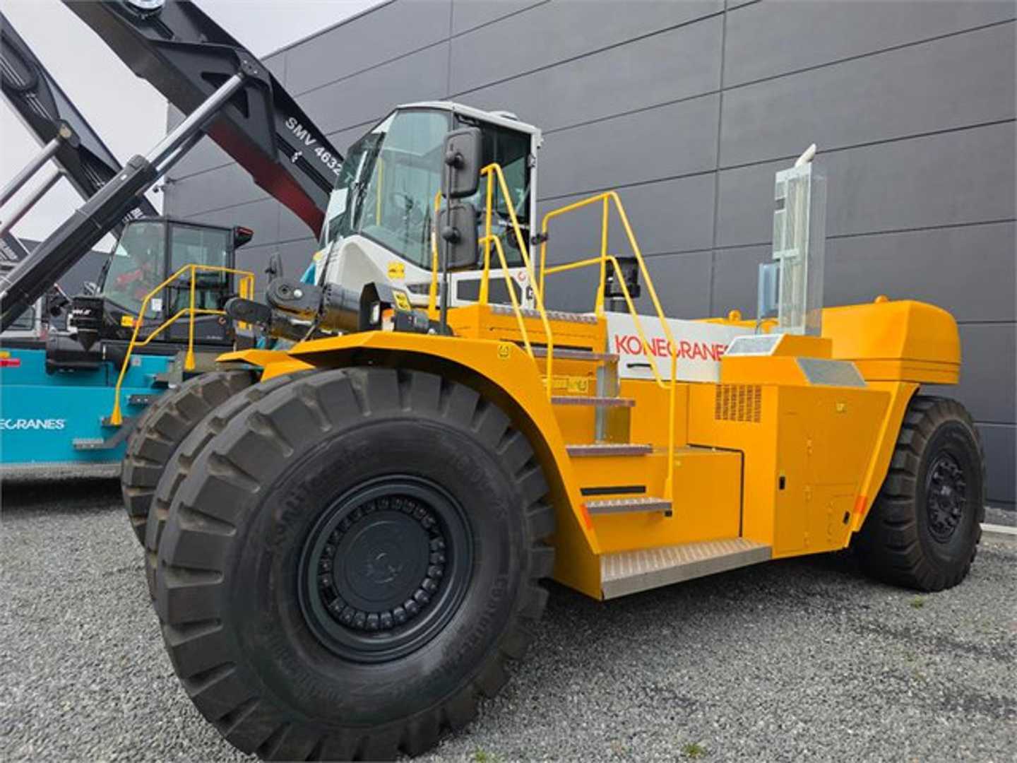 Carretilla elevadora segunda mano KONECRANES SMV 42-1200C DIESEL VIERRADFRONTSTAPLER (12996130)
