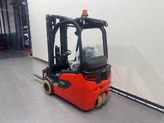 Carretilla elevadora segunda mano LINDE 1251 E 18-01 ELEKTRO VIERRADFRONTSTAPLER (13030418)