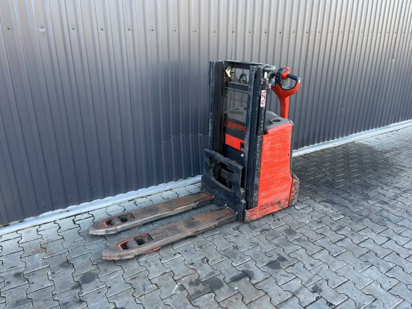Carretilla elevadora segunda mano LINDE D08 ELEKTRO HOCHHUBWAGENDEICHSEL (13075971)