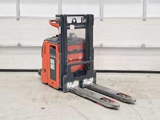Carretilla elevadora segunda mano LINDE D12 AP ELEKTRO HOCHHUBWAGENFAHRERSTAND (13058623)