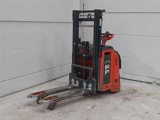 Carretilla elevadora segunda mano LINDE D12AP ELEKTRO HOCHHUBWAGENMANUELLELEKTRISCH (13010647)