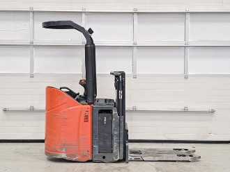 Carretilla elevadora segunda mano LINDE D12HPSP ELEKTRO HOCHHUBWAGENFAHRERSTAND (13058622)