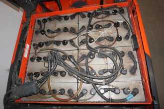 Carretilla elevadora segunda mano LINDE E 18 L EVO 386-02 ELEKTRO DREIRADFRONTSTAPLER (13012433)