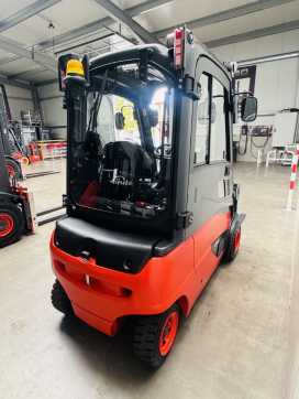 Carretilla elevadora segunda mano LINDE E 20 PL-02 EVO Triplex STVO Kabine ZVG ELEKTRO VIERRADFRONTSTAPLER (13007107)