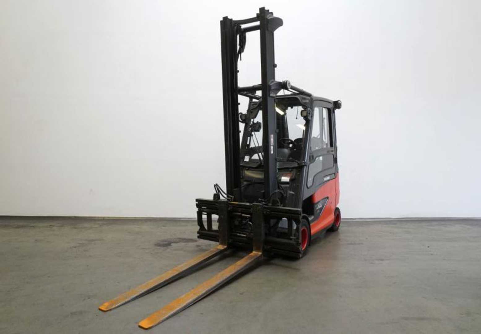 Carretilla elevadora segunda mano LINDE E 30/600 HL 387 ELEKTRO VIERRADFRONTSTAPLER (13074531)