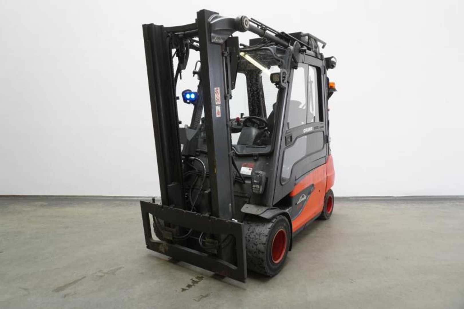 Carretilla elevadora segunda mano LINDE E 35 L 387 ELEKTRO VIERRADFRONTSTAPLER (13022881)