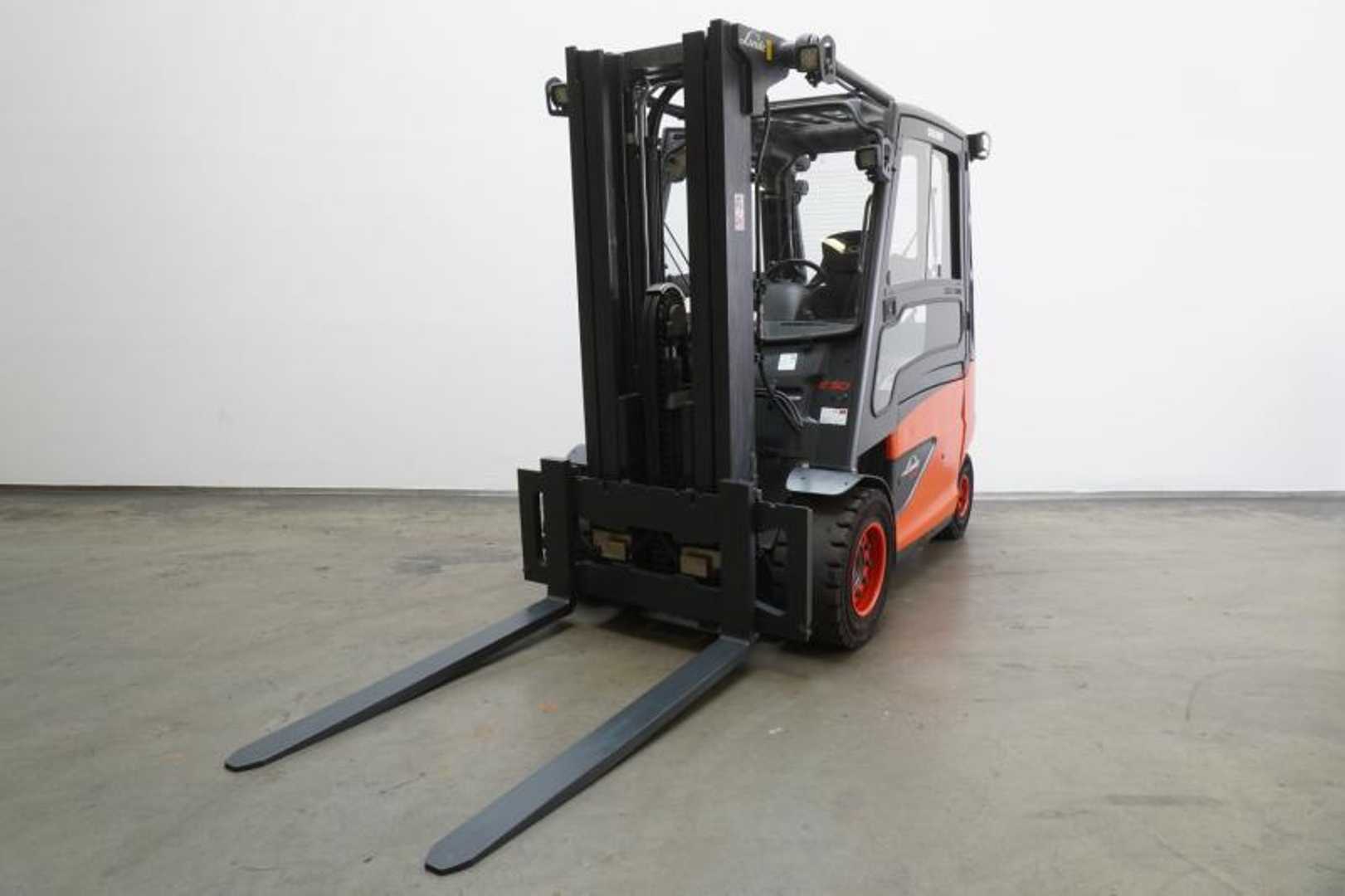 Carretilla elevadora segunda mano LINDE E 50 HL 388 ELEKTRO VIERRADFRONTSTAPLER (13074974)