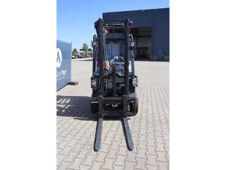 Carretilla elevadora segunda mano LINDE E12-01 ELEKTRO VIERRADFRONTSTAPLER (13041355)