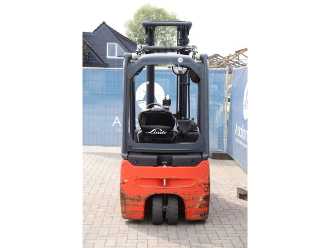 Carretilla elevadora segunda mano LINDE E15-02 ELEKTRO VIERRADFRONTSTAPLER (13041281)