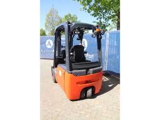 Carretilla elevadora segunda mano LINDE E16-01 ELEKTRO VIERRADFRONTSTAPLER (13041370)
