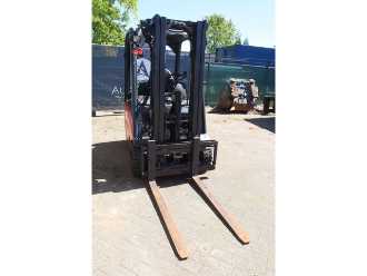 Carretilla elevadora segunda mano LINDE E16-01 ELEKTRO VIERRADFRONTSTAPLER (13041370)
