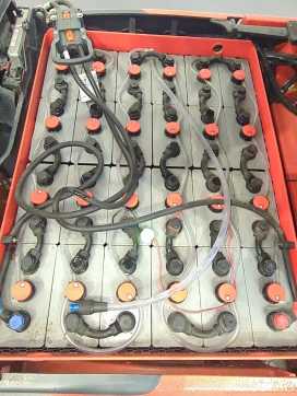 Carretilla elevadora segunda mano LINDE E16-386-02 ELEKTRO DREIRADFRONTSTAPLER (13074358)