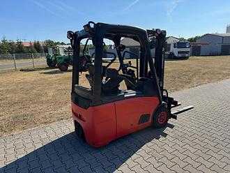 Carretilla elevadora segunda mano LINDE E16 Triplex Batterie 2022 ELEKTRO DREIRADFRONTSTAPLER (13063829)