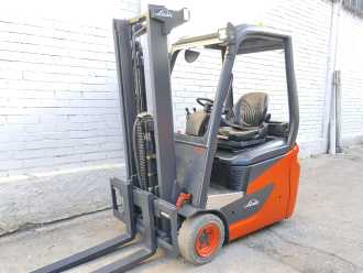 Carretilla elevadora segunda mano LINDE E16C ELEKTRO DREIRADFRONTSTAPLER (13047686) backdrop