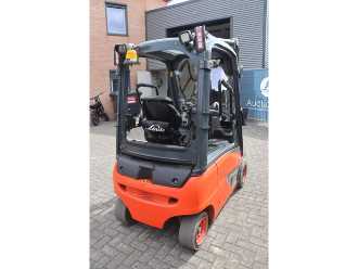 Carretilla elevadora segunda mano LINDE E16P-02 ELEKTRO VIERRADFRONTSTAPLER (13062970)