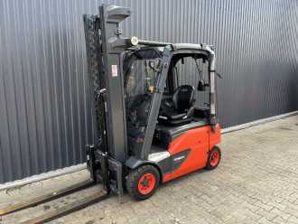 Carretilla elevadora segunda mano LINDE E16P-02 ELEKTRO VIERRADFRONTSTAPLER (13070231) backdrop