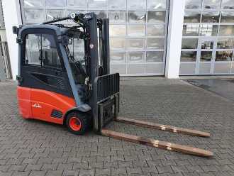 Carretilla elevadora segunda mano LINDE E18 - 01 / Triplex: 4.50m! / SS / nur 5.672h! ELEKTRO VIERRADFRONTSTAPLER (13024702)