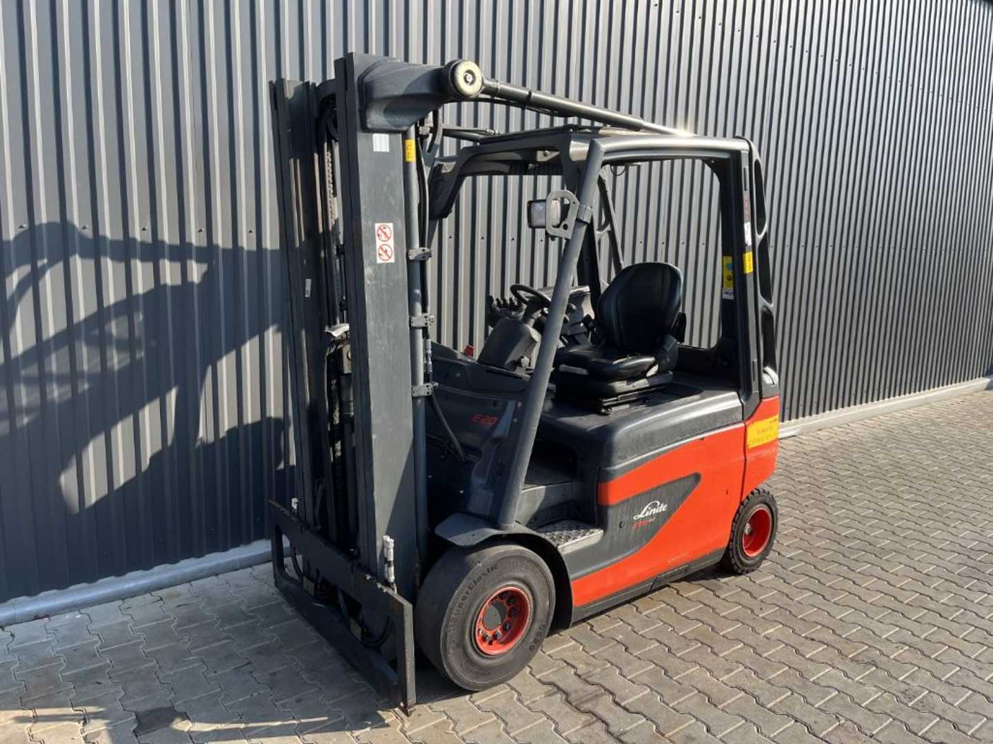 Carretilla elevadora segunda mano LINDE E20-01 ELEKTRO VIERRADFRONTSTAPLER (13058667)