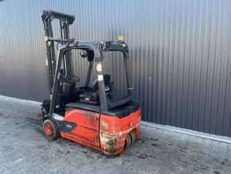 Carretilla elevadora segunda mano LINDE E20L-02 ELEKTRO DREIRADFRONTSTAPLER (13074208)