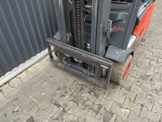 Carretilla elevadora segunda mano LINDE E20L-02 ELEKTRO DREIRADFRONTSTAPLER (13074866)