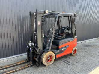 Carretilla elevadora segunda mano LINDE E25-01 ELEKTRO VIERRADFRONTSTAPLER (12978428) backdrop